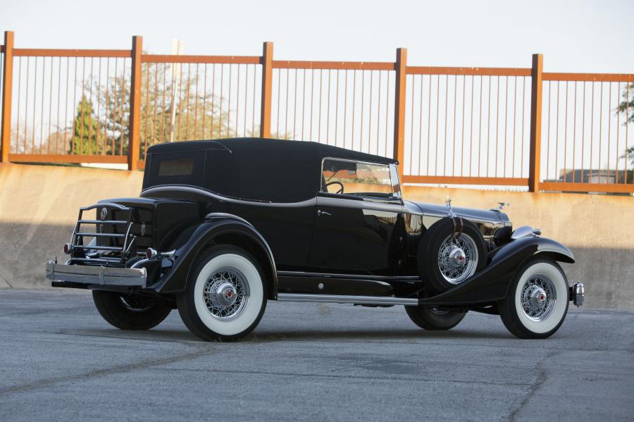  Packard Super 8 Convertible Victoria 1933 года  (фото 15 из 16)